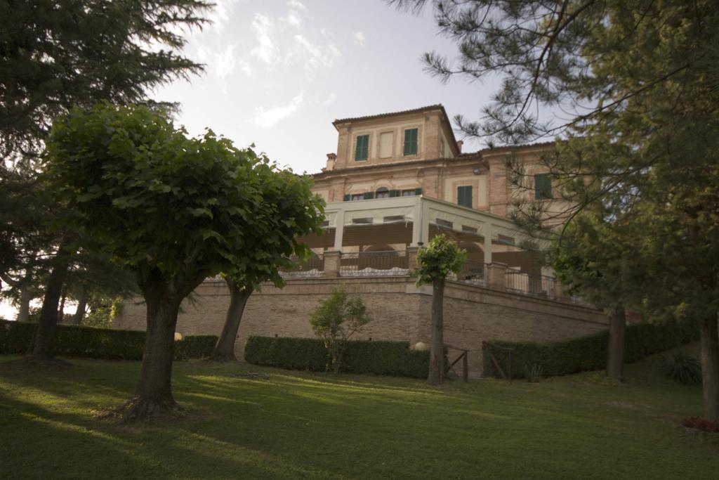 Marchese Del Grillo Hotel Fabriano Exterior foto